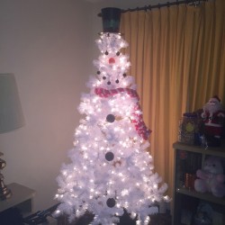 How to make a snowman Christmas tree for under $50. Being displaced at mom's house with no Christmas decorations, I was able to improvise & make it special.