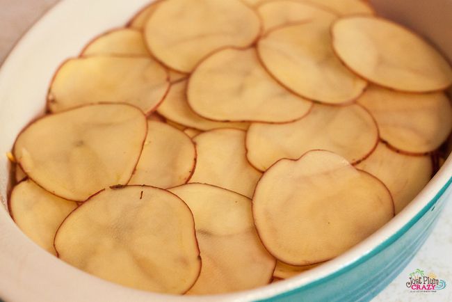 These scalloped potatoes are awesome. I love them and could eat way, WAY too many of them if I allowed myself. Which I did, the morning after I made these.