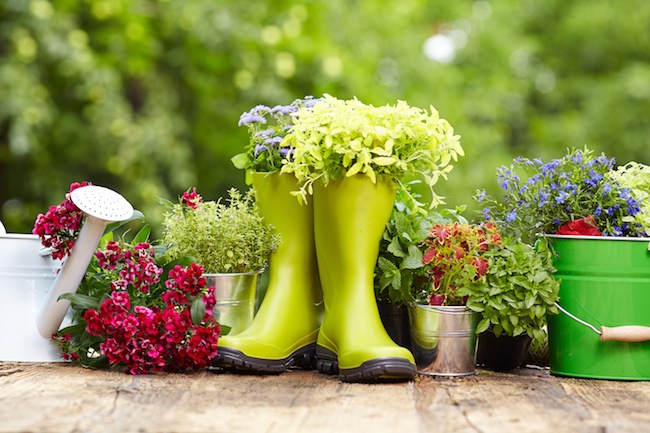 The arms seem to get more flabby as you lose weight, and even very toned people seem to struggle with flabby arms. Here are 8 ways to reduce flabby arms.