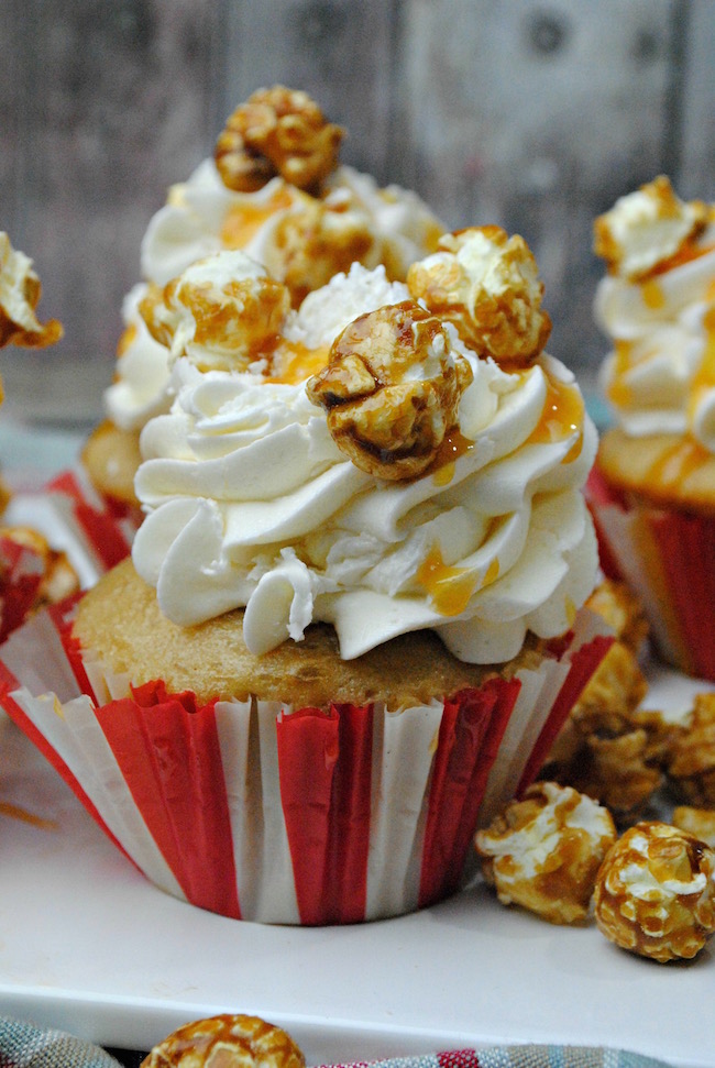 Today we are sharing fun Cracker Jacks Cupcakes. Who doesn't love Cracker Jacks? And combined in a cupcake! It's easy & will be the hit of the party.