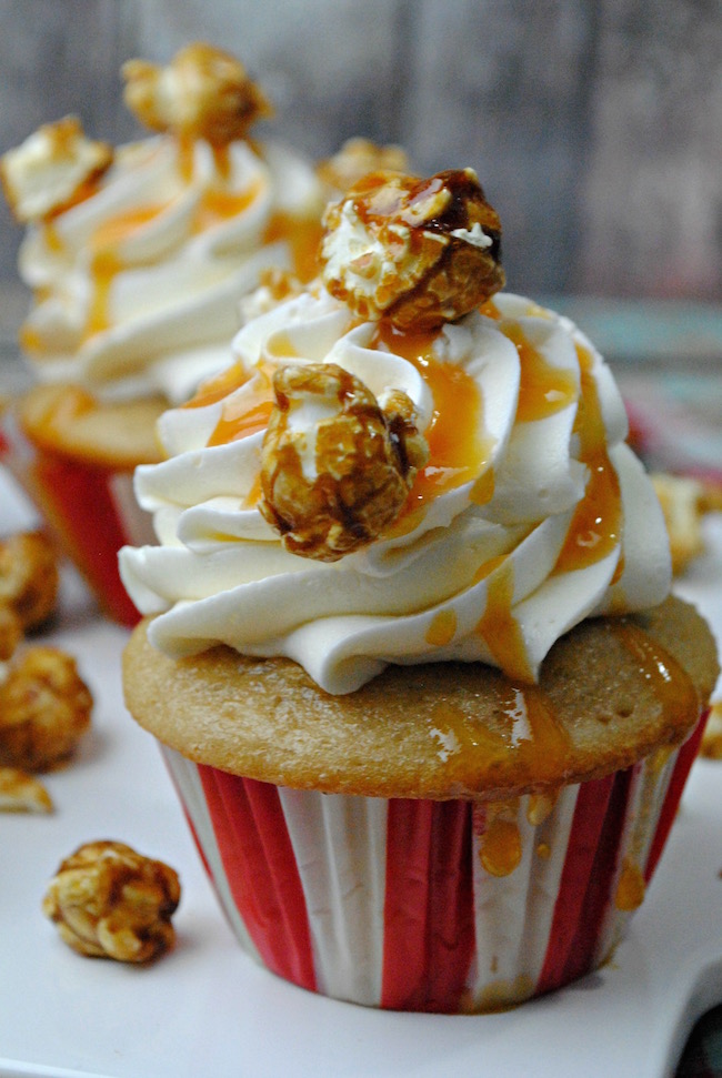 Today we are sharing fun Cracker Jacks Cupcakes. Who doesn't love Cracker Jacks? And combined in a cupcake! It's easy & will be the hit of the party.