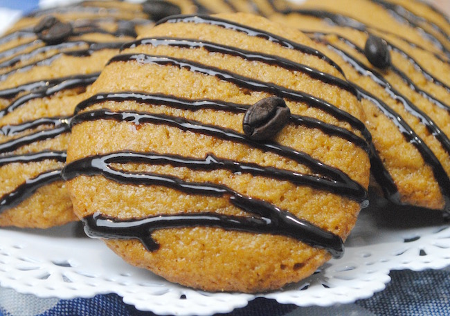 Nothing goes better together than pumpkin spice & coffee. This Pumpkin Spice Mocha Latte Cookie Recipe combines the 2 & still enjoy it with a cup of coffee.