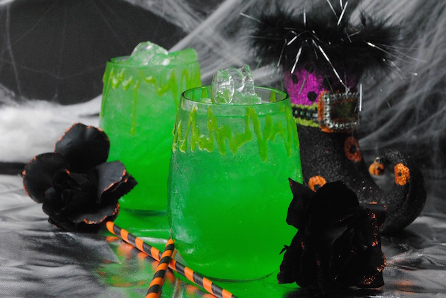 It wouldn't be Halloween if you didn't have a spooky drink. The Witch Potion Cocktail Recipe is the perfect addition to your party with or without alcohol!