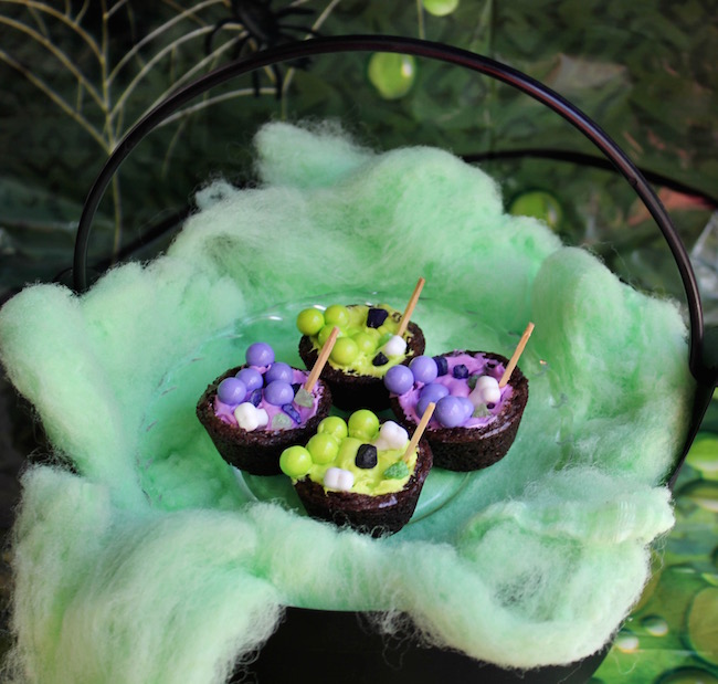 There is nothing like some good old Witches Brew for Halloween. Today we are bringing you an easy Witches Brew Bites recipe. Say that three times fast!