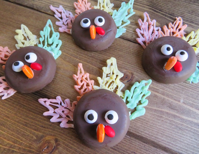 Thanksgiving is less than a week away but there is still time to make a fun and easy Turkey Cookies recipe. The secret is...