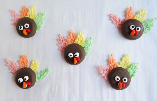 Turkey cookies with their feathers all done