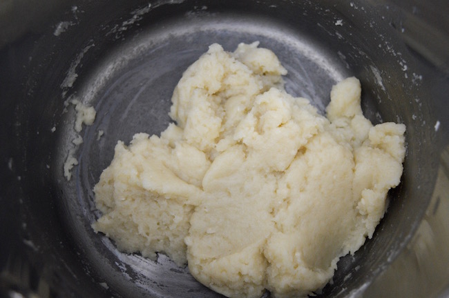 Apples are still in season and we always have at least one apple dessert at our Thanksgiving dinner like this Caramel Apple Cream Puffs recipe.