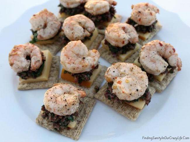 If your family and friends love to watch the Big Game, then I'm sure you will be in need of some great Game Day Appetizers! Check out these great recipes.