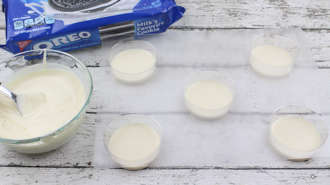 It's only fitting that we make something for President's Day with our President's Day Oreos Recipe which is also my mom's birthday!