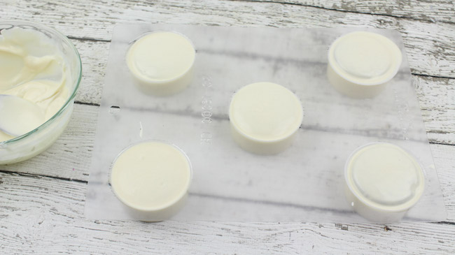 It's only fitting that we make something for President's Day with our President's Day Oreos Recipe which is also my mom's birthday!