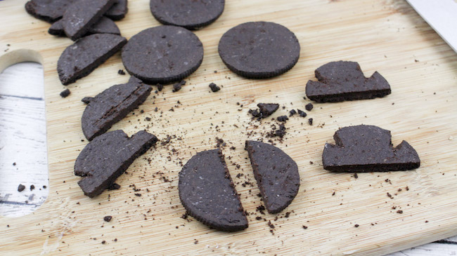 It's only fitting that we make something for President's Day with our President's Day Oreos Recipe which is also my mom's birthday!