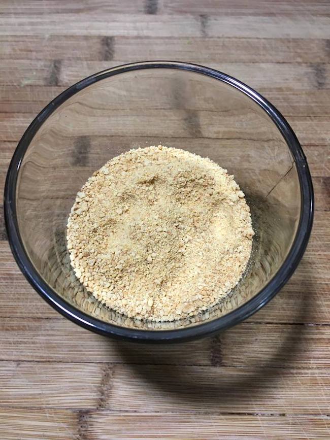 The Peep Cheesecake recipe is a cute and fun recipe that will thrill the kids as well as the adults at your Easter dinner or brunch or lunch. 