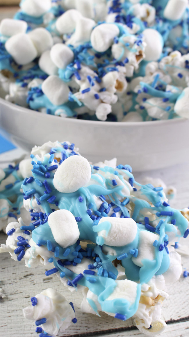 We came up with a Smurf Popcorn recipe to snack on while we wait for the new movie "Smurfs: The Lost Village" on Friday, April 7th!