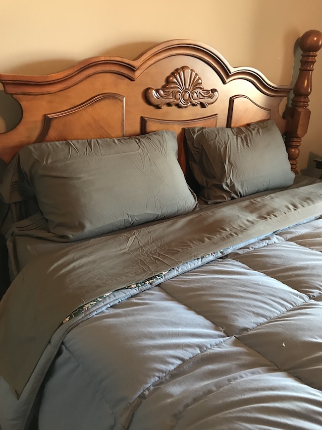 Not only does Empyrean Bedding feel amazing on your skin but it is also 100% hypoallergenic, since the microfiber design repels dust mites and allergens, thus preventing skin irritation. 