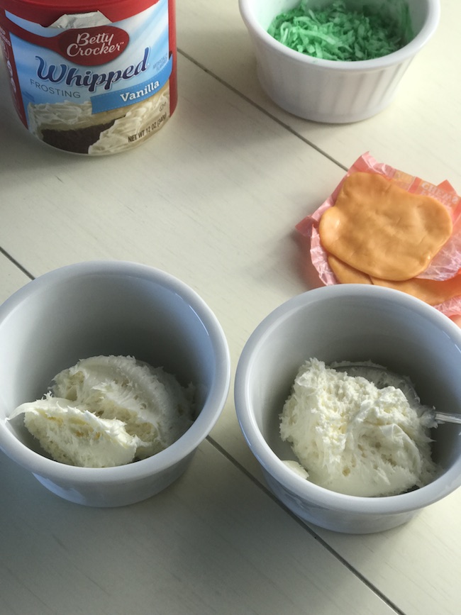 The Mini Hamburger Cupcakes Recipe is just too cute. Check out our Mini Ice Cream Cone Cupcakes recipe for our Country-Fried Krystal BBQ party.