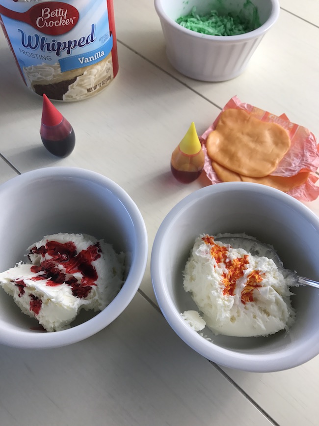 The Mini Hamburger Cupcakes Recipe is just too cute. Check out our Mini Ice Cream Cone Cupcakes recipe for our Country-Fried Krystal BBQ party.