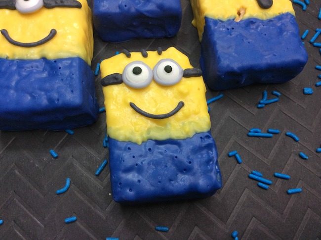 Here we have another Minion recipe with a Minion Rice Krispy Treats recipe. Who doesn't love the minions! I am looking forward to seeing Despicable Me 3.