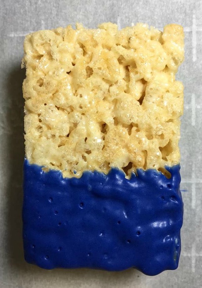 Here we have another Minion recipe with a Minion Rice Krispy Treats recipe. Who doesn't love the minions! I am looking forward to seeing Despicable Me 3.