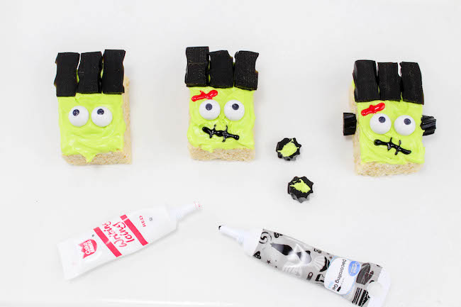 Who doesn't love a good scary treat! The Frankenstein Rice Krispies Treats is perfect for any party whether it's at home, at school, or at the office.