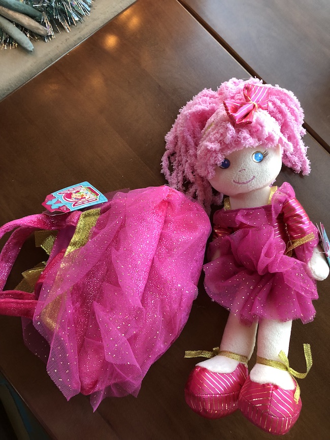 Girlz N Dollz Leila Sparkle Dancer Baby Doll is a plush baby doll that is like a rag doll dressed up in her recital dance outfit. 