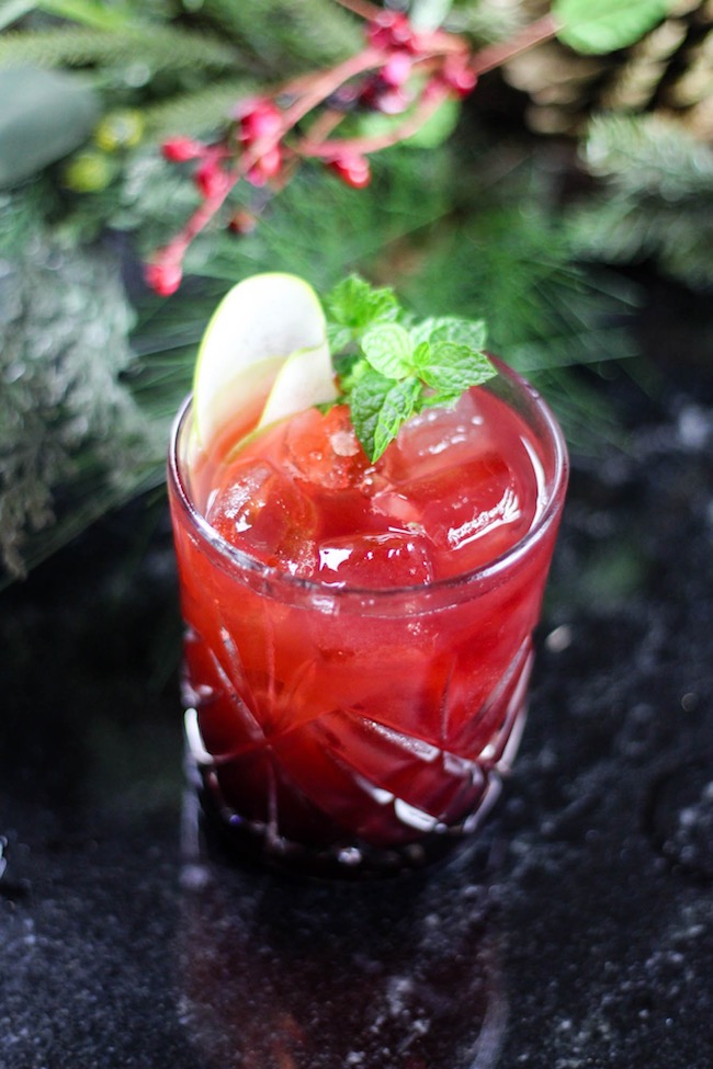 Christmas is almost here and we will be sharing a few awesome recipes in the upcoming days. Today we have a Winter Cranberry Mint Whiskey recipe.