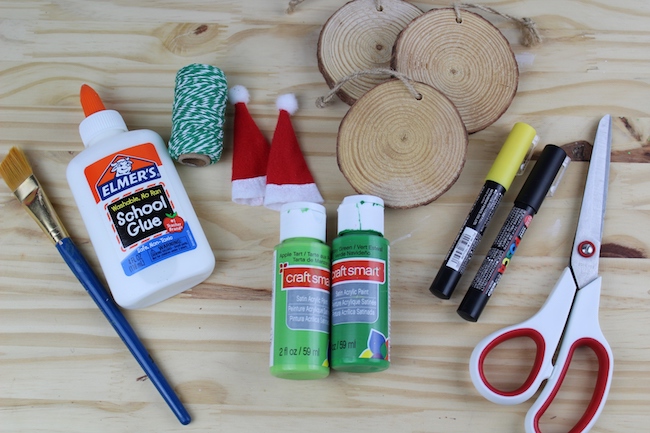 Supplies needed to make the ornament.