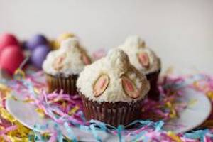 Today we are sharing some of our favorite Organic Easter Dessert recipes so that you can make them a part of your Easter Celebration.