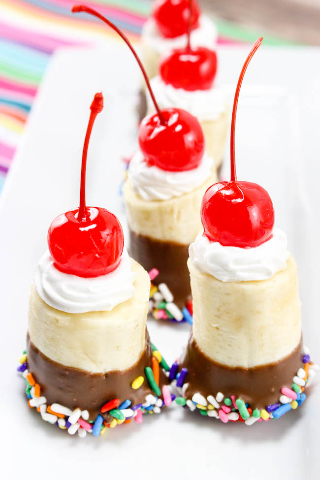 I love bite size holiday foods. The Banana Split Bites Recipe is perfect for a last minute treat for the 4th of July or any holiday for that matter.