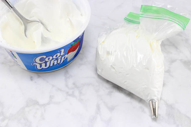 I love bite size holiday foods. The Banana Split Bites Recipe is perfect for a last minute treat for the 4th of July or any holiday for that matter.