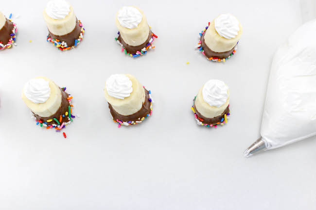 I love bite size holiday foods. The Banana Split Bites Recipe is perfect for a last minute treat for the 4th of July or any holiday for that matter.