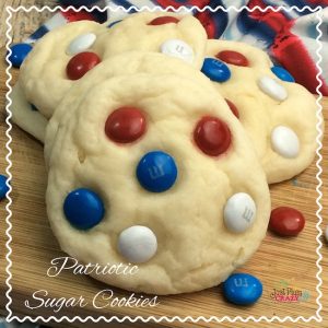 American Independence Day is always an excuse to get together for some great food, like the Fluffy Patriotic Sugar Cookies Recipe and fireworks.