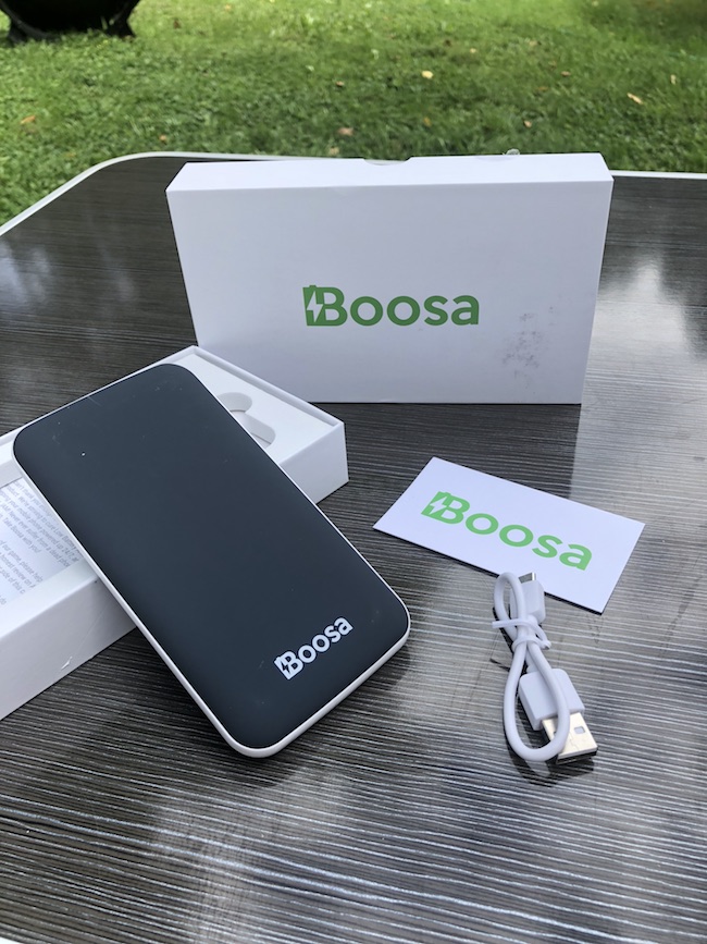 The Bossa best power bank is an ultra high capacity, high speed battery pack with 10000 mAh. One charge will juice up your iPhone up to 3.5 times.